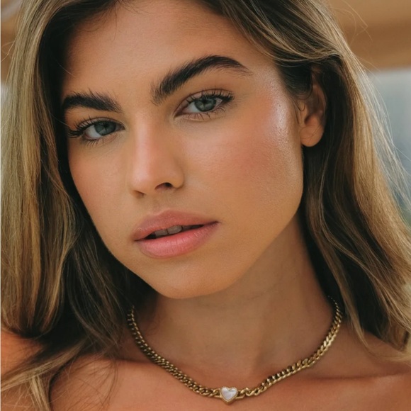 Bellalucci Gold Heart Chain Necklace , mother of pearl - Picture 4 of 6